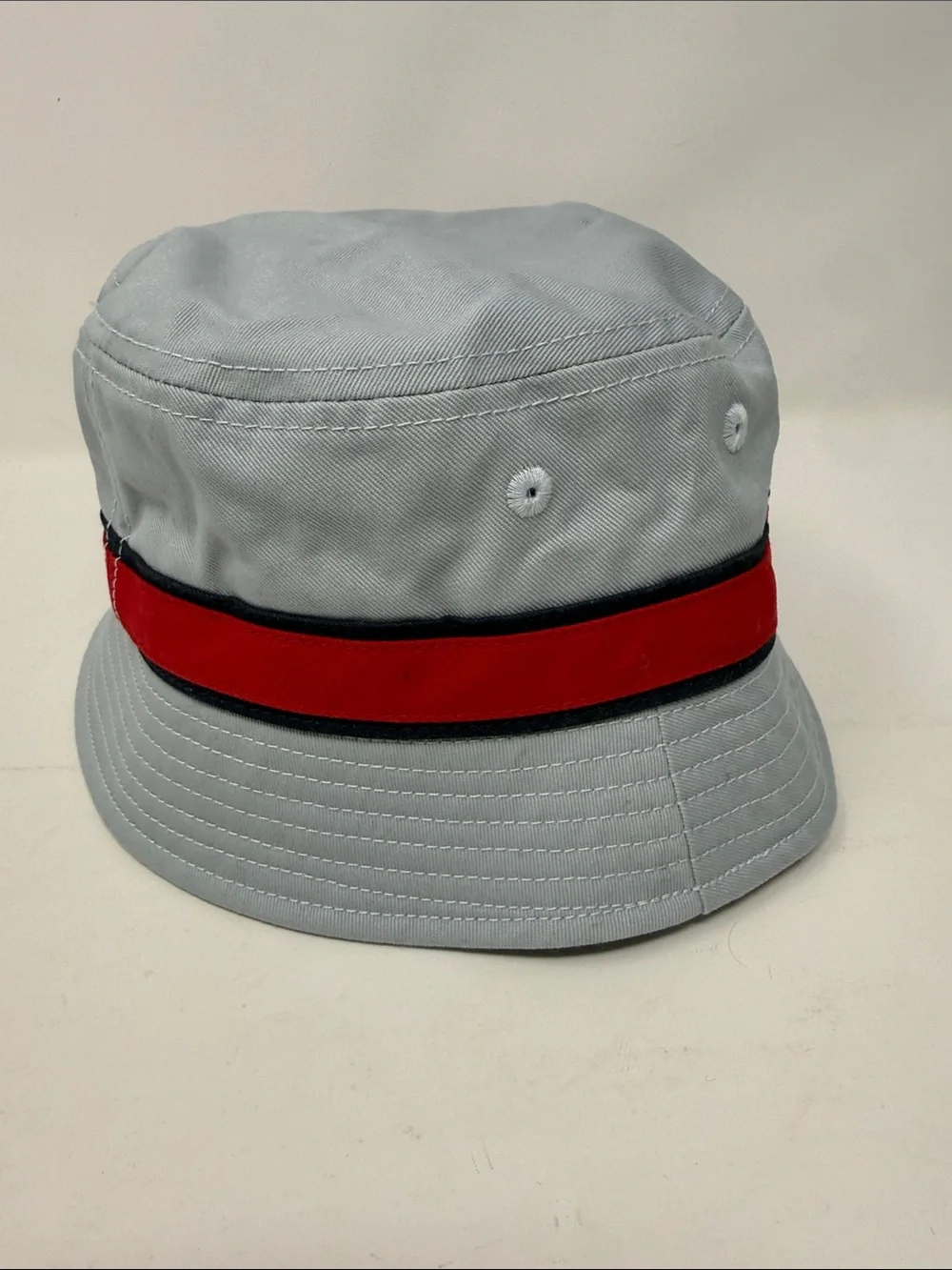Kid’s AIMÉ LEON DORE Light Gray Bucket Hat with Red Stripe Size S/M